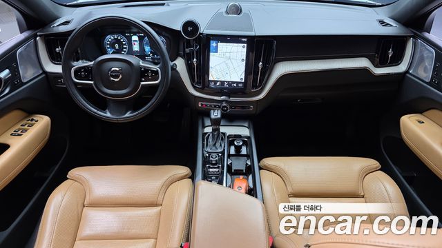 Volvo XC60 2019 — photo 10