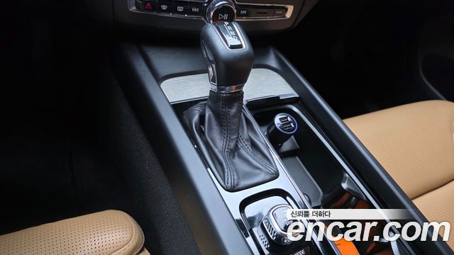 Volvo XC60 2019 — photo 12