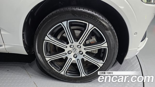 Volvo XC60 2019 — photo 7