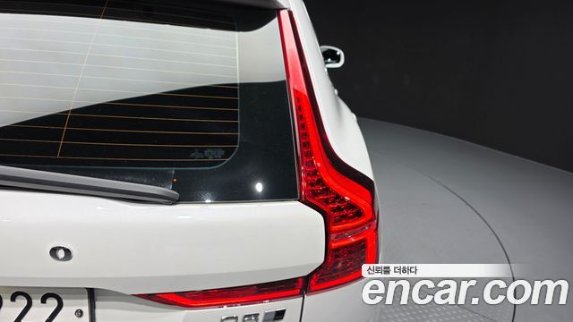 Volvo XC60 2019 — photo 9