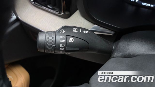 Volvo XC60 2019 — photo 30