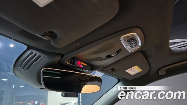 Volvo XC60 2019 — photo 33