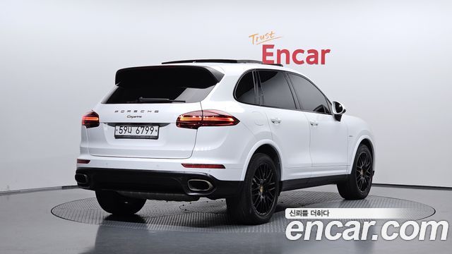 Porsche Cayenne 2017 — photo 2