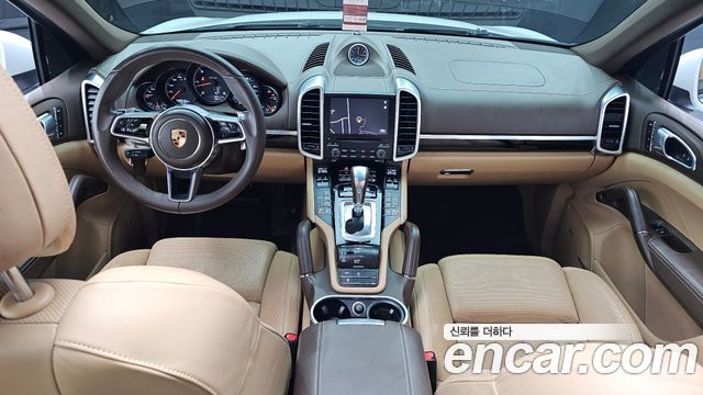 Porsche Cayenne 2017 — photo 10