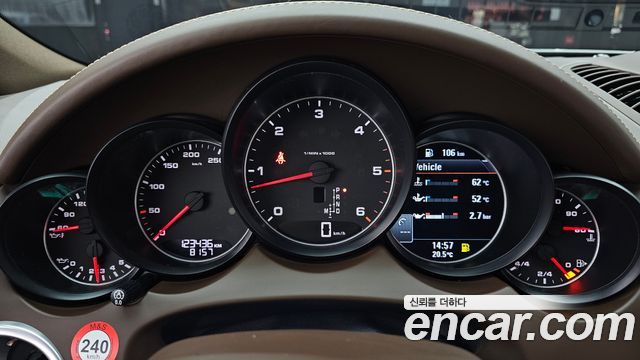 Porsche Cayenne 2017 — photo 11