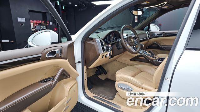 Porsche Cayenne 2017 — photo 13