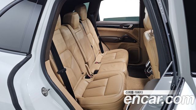 Porsche Cayenne 2017 — photo 17