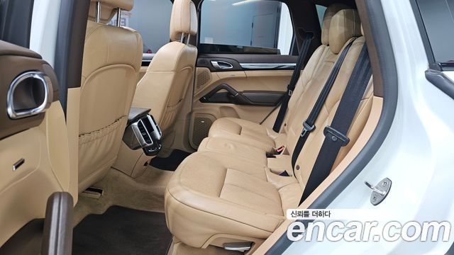 Porsche Cayenne 2017 — photo 18