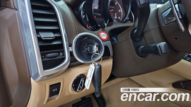 Porsche Cayenne 2017 — photo 25