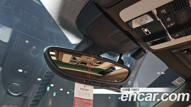 Porsche Cayenne 2017 — photo 26