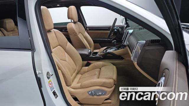Porsche Cayenne 2017 — photo 16