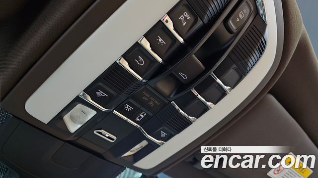 Porsche Cayenne 2017 — photo 27