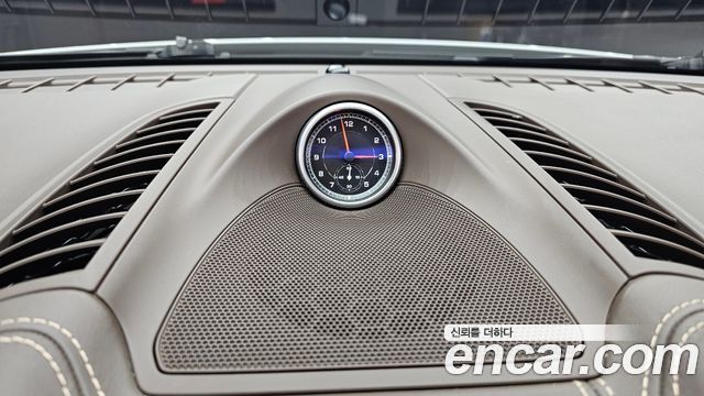Porsche Cayenne 2017 — photo 28