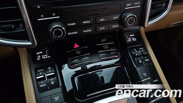 Porsche Cayenne 2017 — photo 29