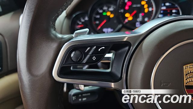 Porsche Cayenne 2017 — photo 32