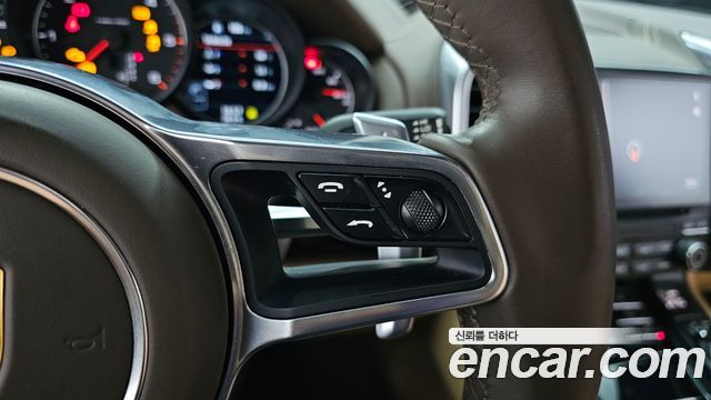 Porsche Cayenne 2017 — photo 33