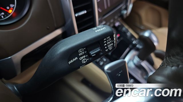 Porsche Cayenne 2017 — photo 35
