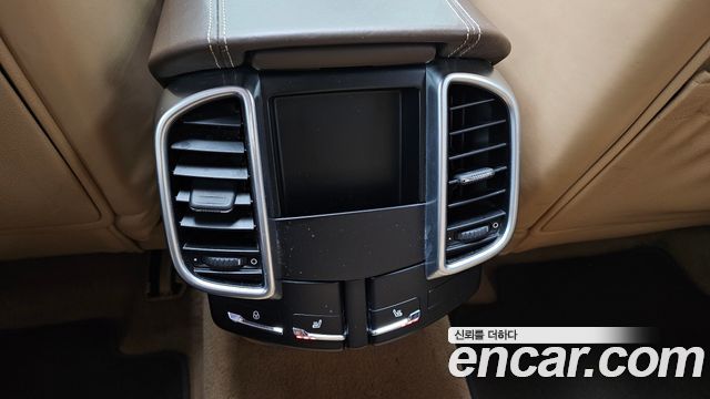 Porsche Cayenne 2017 — photo 38