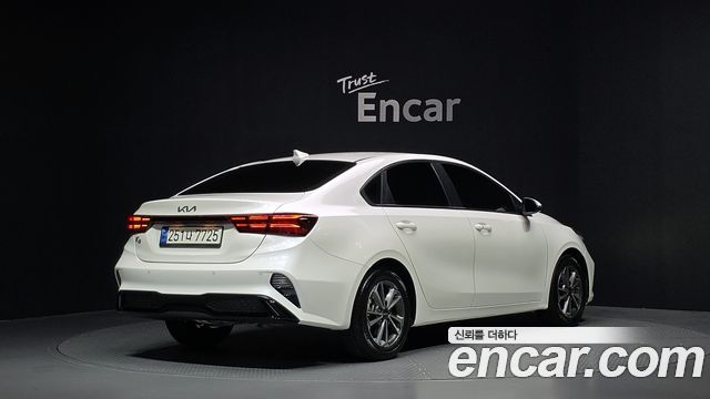 Kia K3 2023 — photo 2