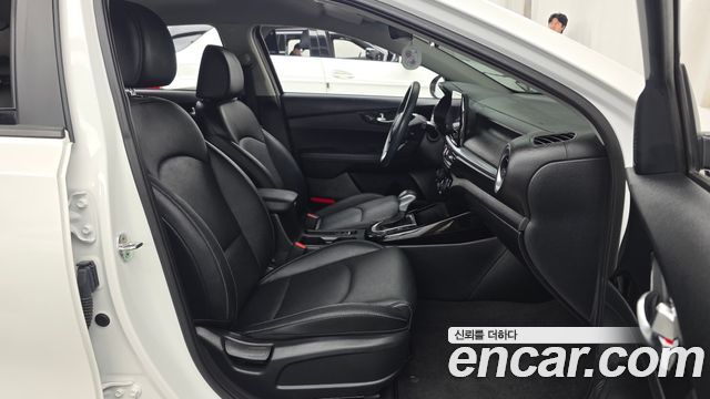 Kia K3 2023 — photo 17