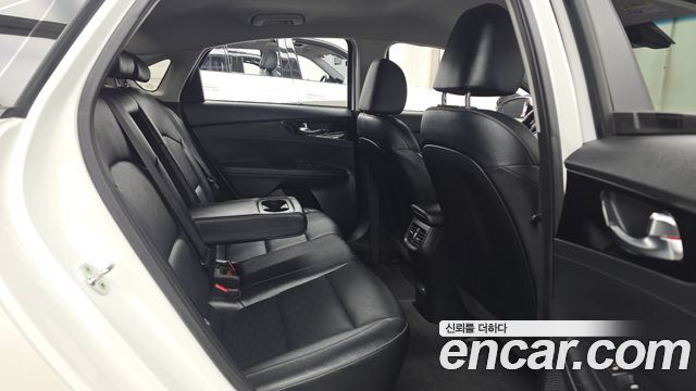 Kia K3 2023 — photo 18