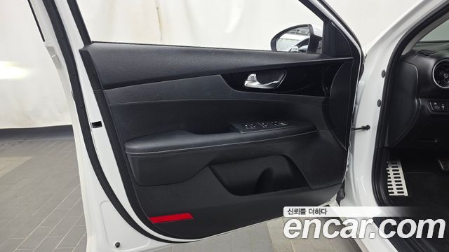 Kia K3 2023 — photo 14