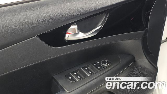 Kia K3 2023 — photo 29