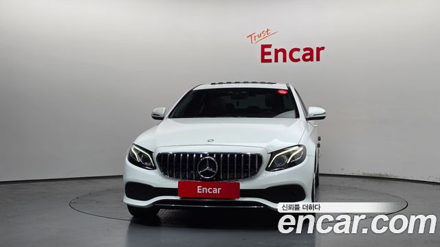 Mercedes-Benz E-Class 2017 — photo 3