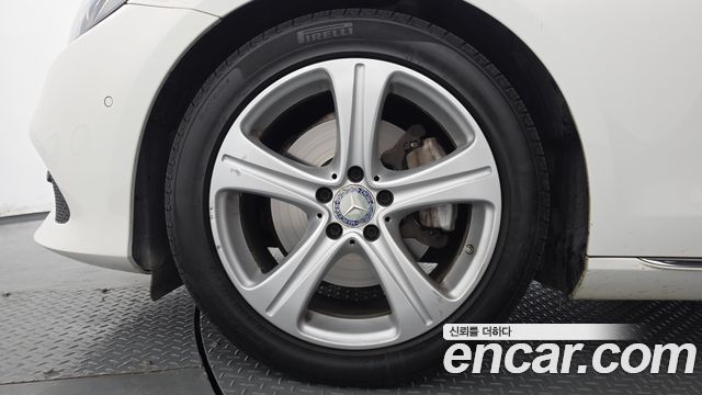 Mercedes-Benz E-Class 2017 — photo 5