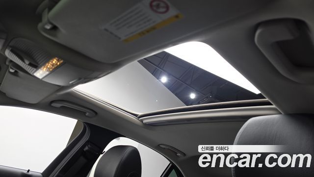 Mercedes-Benz E-Class 2017 — photo 18