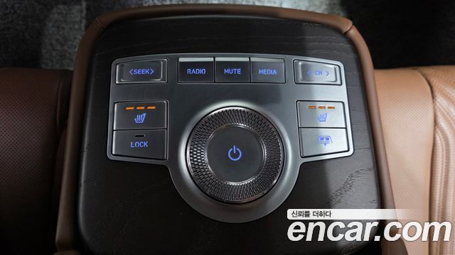Genesis G80 2022 — photo 36