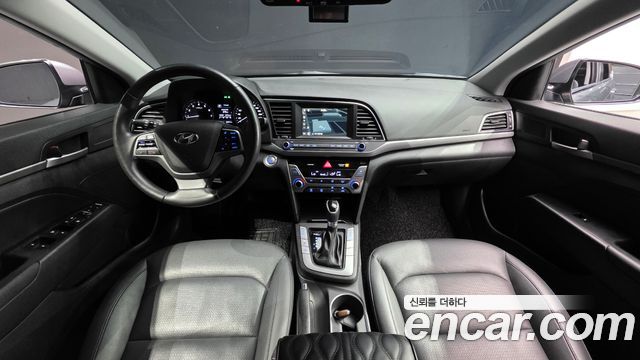 Hyundai AVANTE 2016 — photo 10