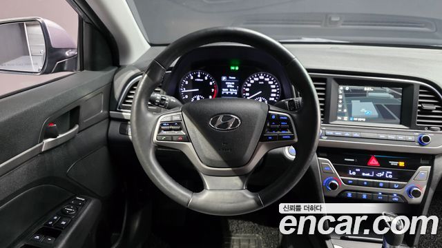 Hyundai AVANTE 2016 — photo 19