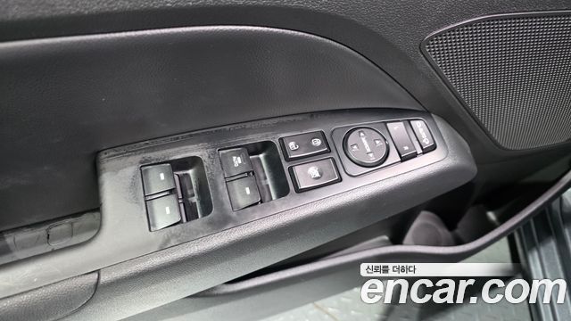 Hyundai AVANTE 2016 — photo 25