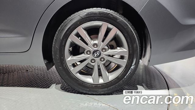 Hyundai AVANTE 2016 — photo 7
