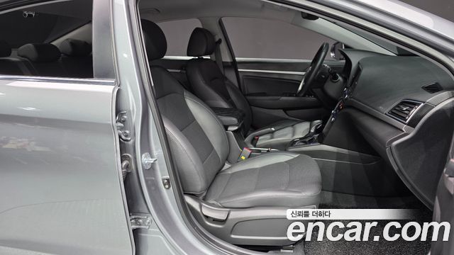 Hyundai AVANTE 2016 — photo 16