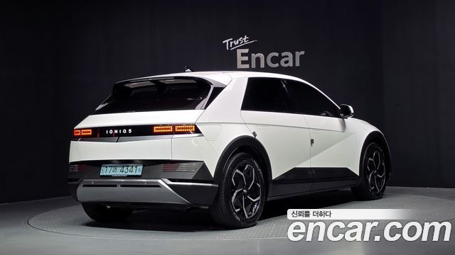 Hyundai Ioniq5 2022 — photo 2