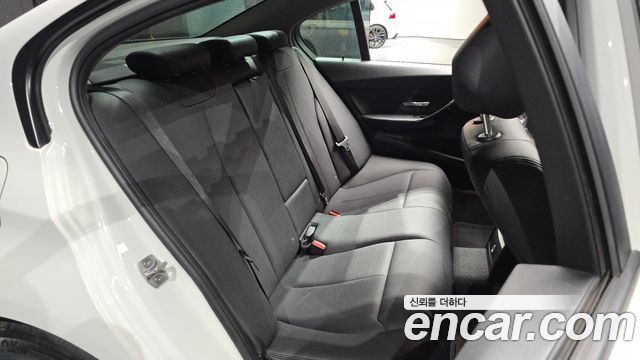 BMW 3-Series 2016 — photo 17