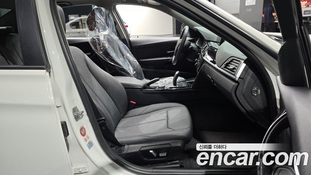 BMW 3-Series 2016 — photo 18