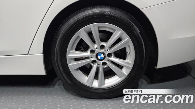 BMW 3-Series 2016 — photo 7