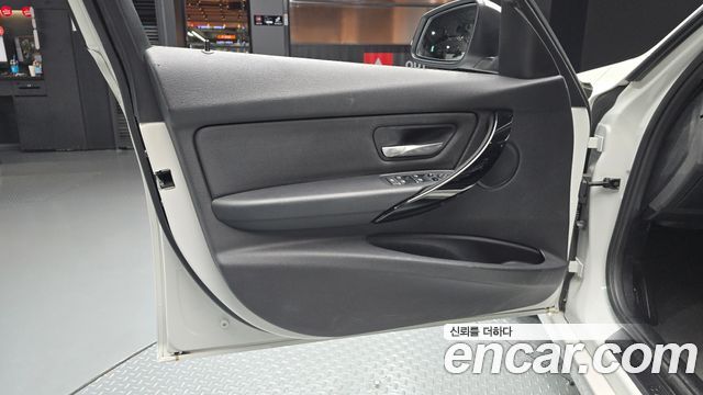 BMW 3-Series 2016 — photo 14