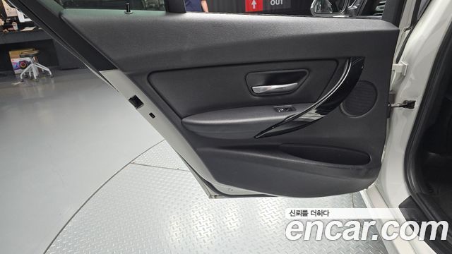BMW 3-Series 2016 — photo 15