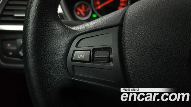 BMW 3-Series 2016 — photo 31