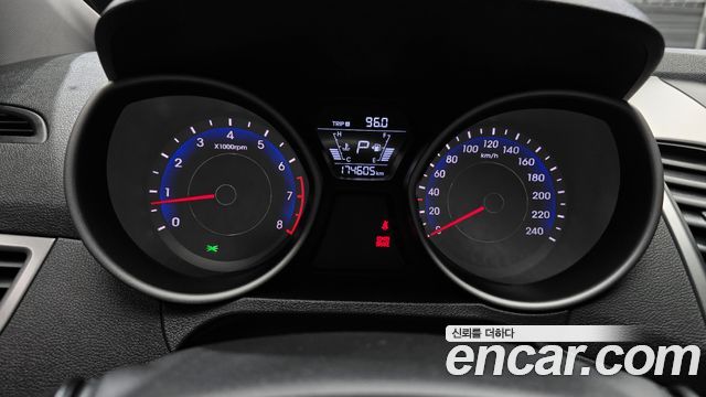 Hyundai AVANTE 2015 — photo 8