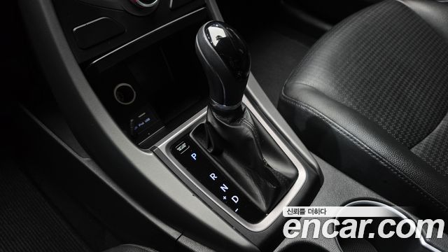 Hyundai AVANTE 2015 — photo 9