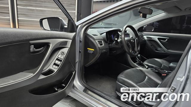 Hyundai AVANTE 2015 — photo 10