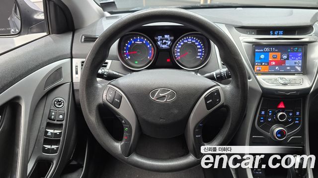 Hyundai AVANTE 2015 — photo 13