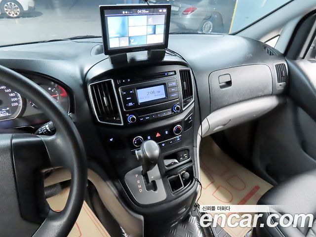Hyundai Starex 2016 — photo 11