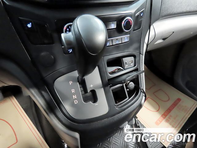 Hyundai Starex 2016 — photo 13