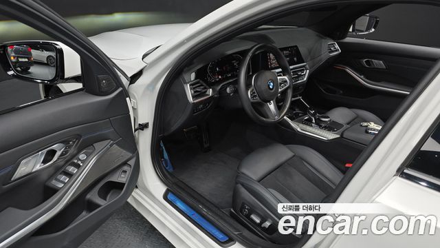 BMW 3-Series 2021 — photo 13